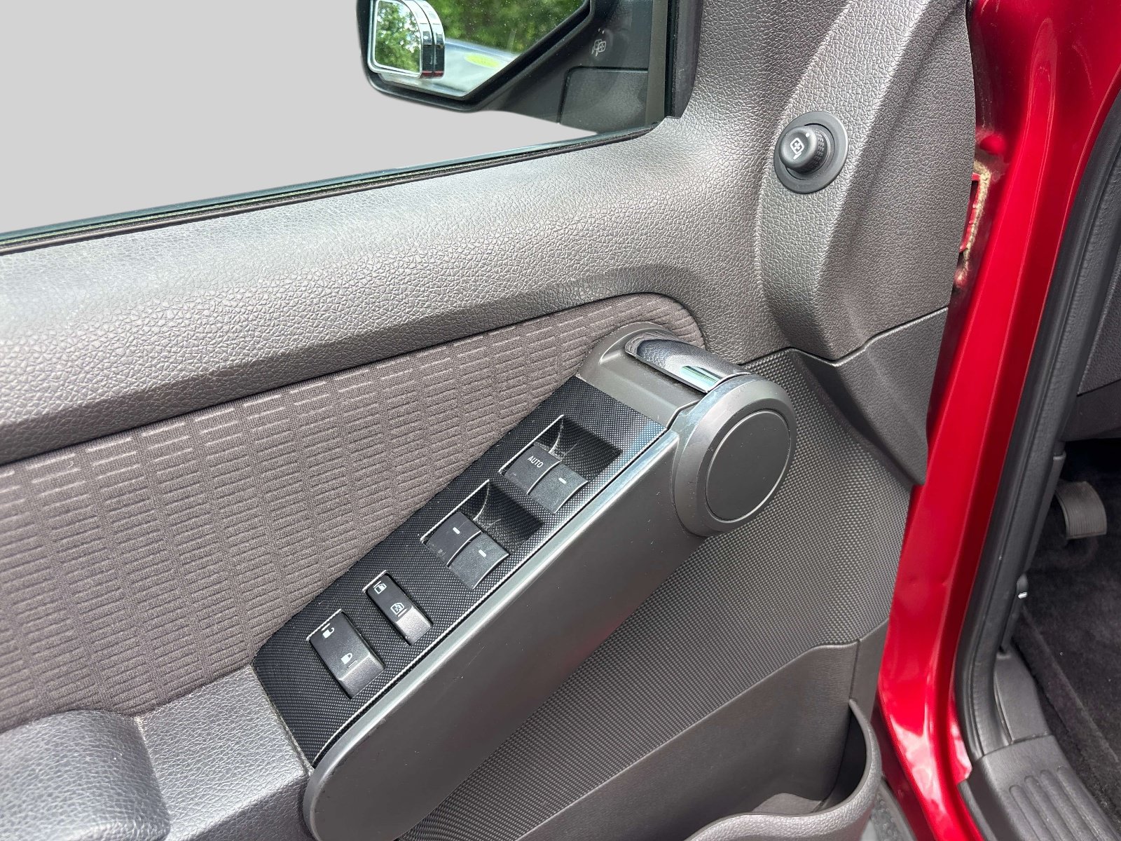 Used 2010 Ford Explorer XLT AWD/4WD image 18