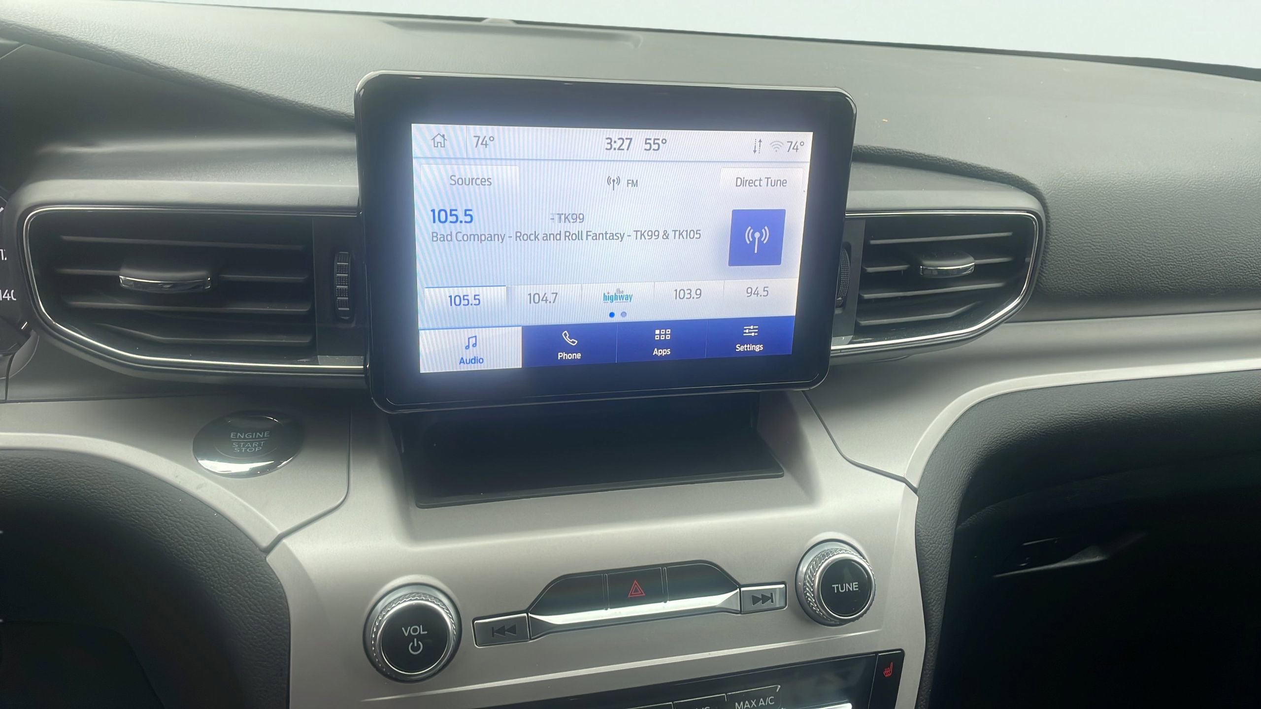 Used 2024 Ford Explorer XLT w/ Equipment Group 202A AWD/4WD image 23