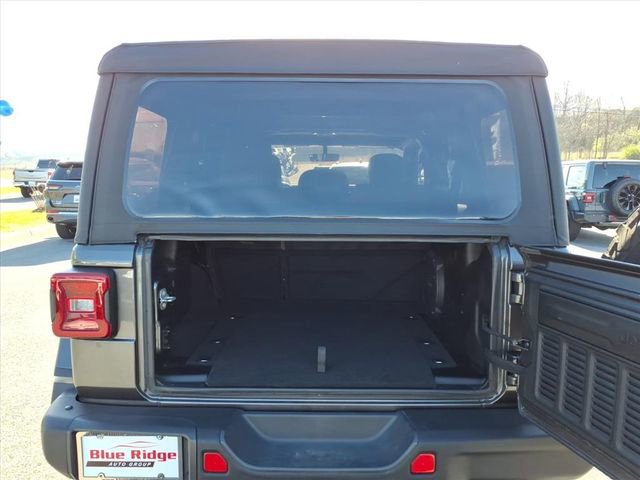 Used 2022 Jeep Wrangler Unlimited Rubicon w/ Steel Bumper Group AWD/4WD image 6
