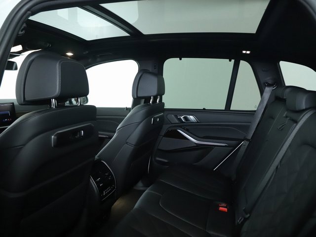 Used 2026 BMW X5 xDrive40i w/ Climate Comfort Package image 15