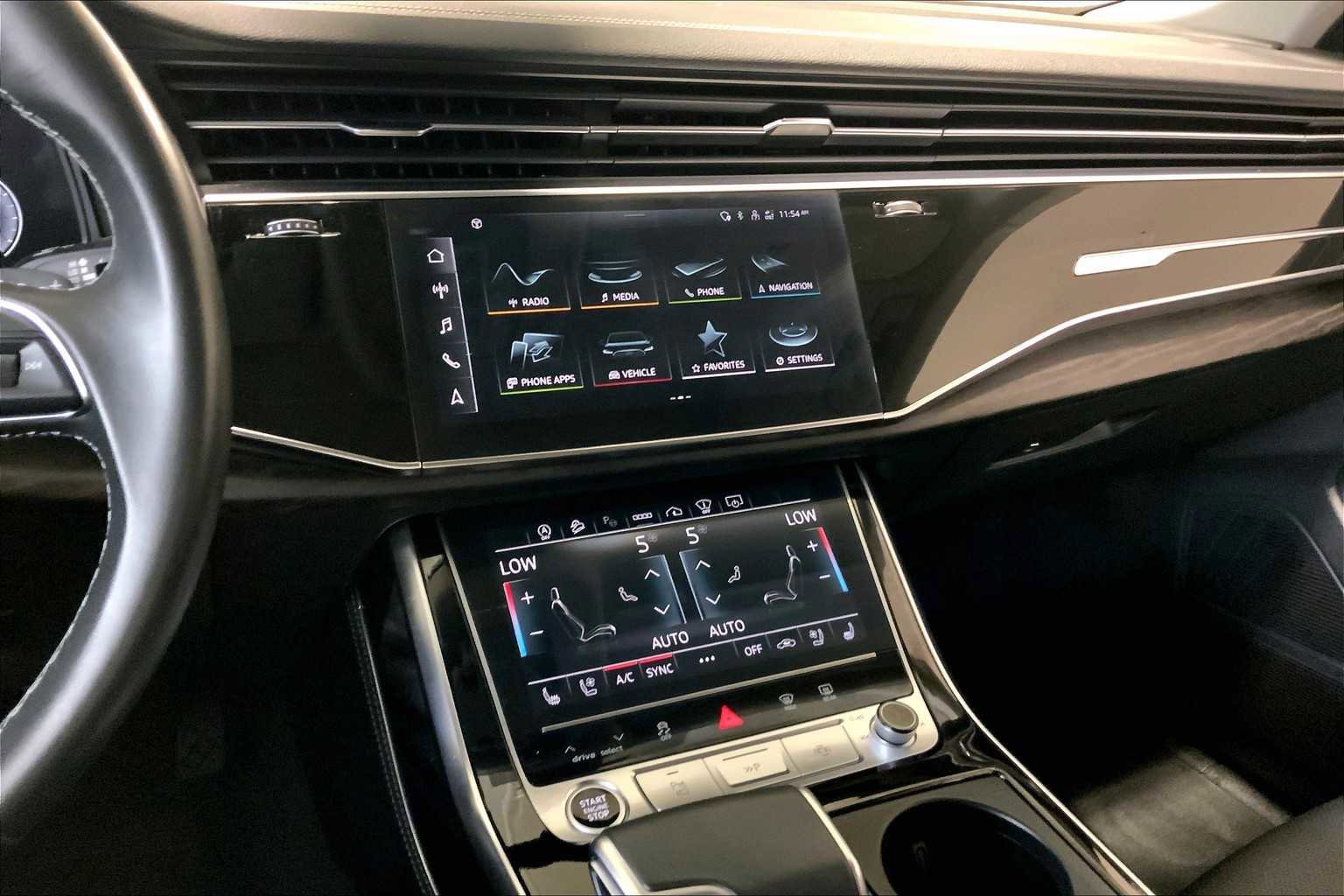 Used 2023 Audi Q8 Prestige image 8