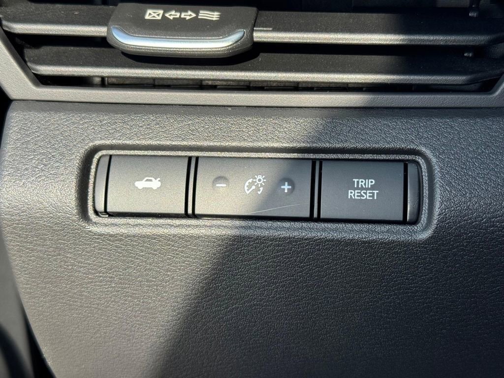 Used 2025 Nissan Altima 2.5 SV image 22