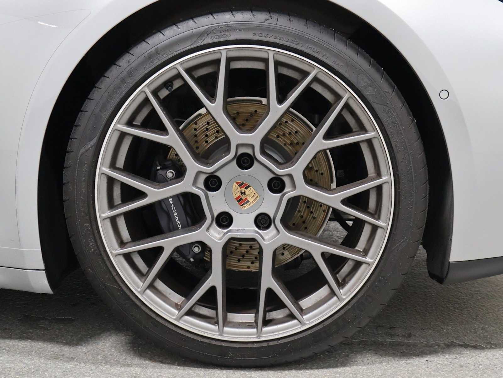Certified 2025 Porsche 911 Carrera RWD image 39