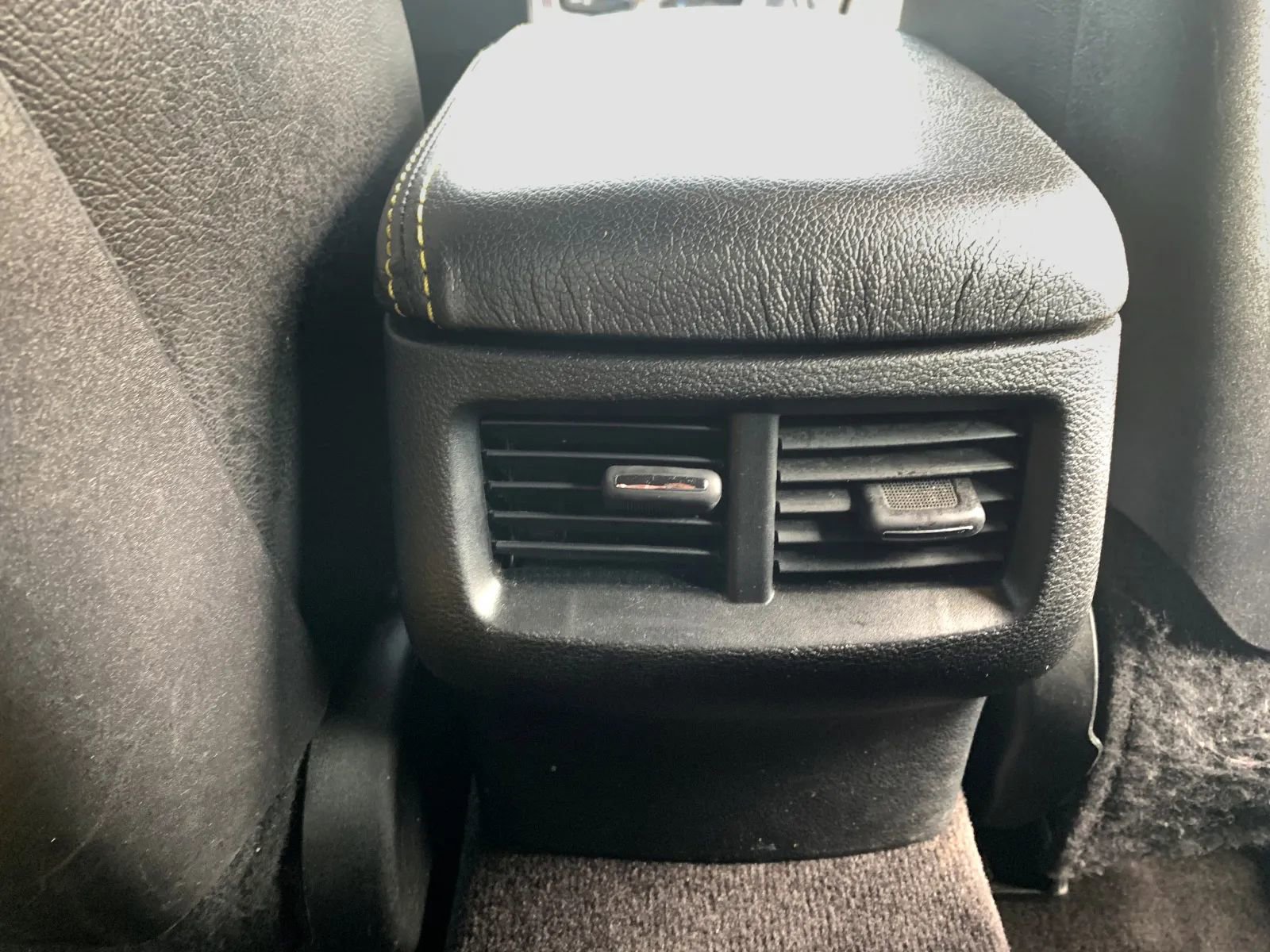 Used 2018 Dodge Challenger SXT w/ Blacktop Package image 29