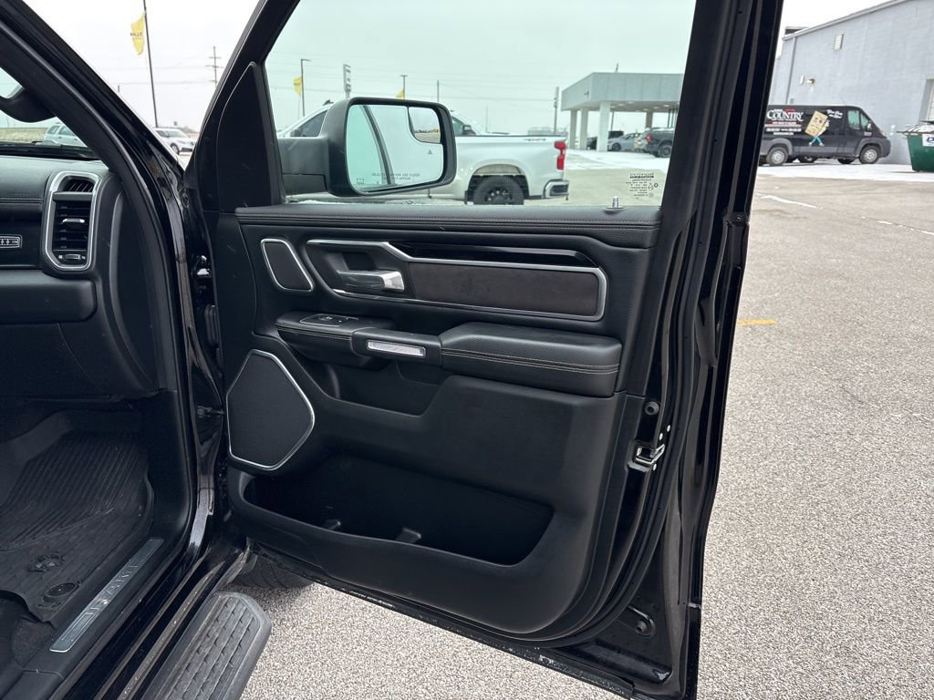 Used 2021 RAM 1500 Laramie w/ Night Edition image 21