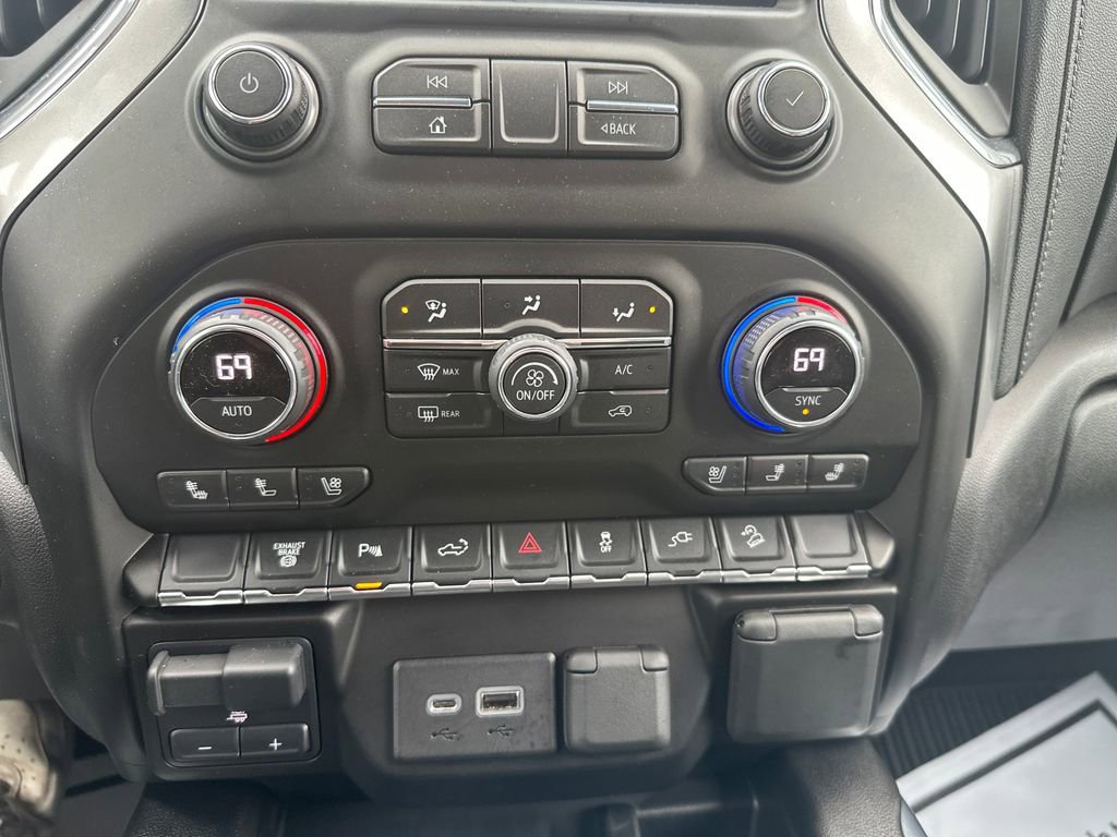 Used 2021 Chevrolet Silverado 2500 LTZ w/ LTZ Plus Package image 17