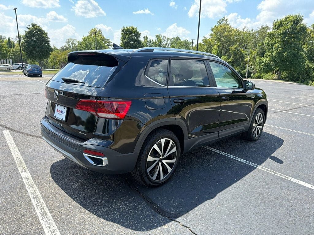 Used 2023 Volkswagen Taos SE AWD/4WD image 4