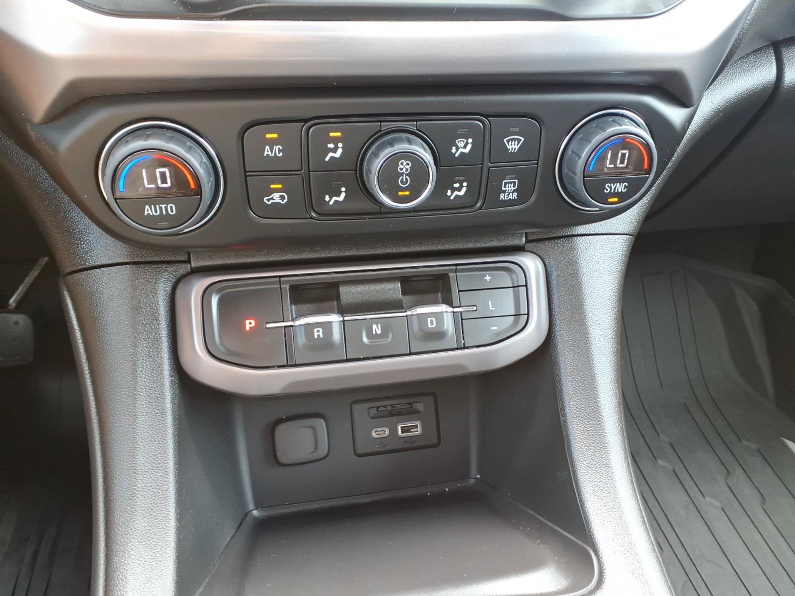 Used 2023 GMC Acadia AT4 w/ Technology Package AWD/4WD image 19