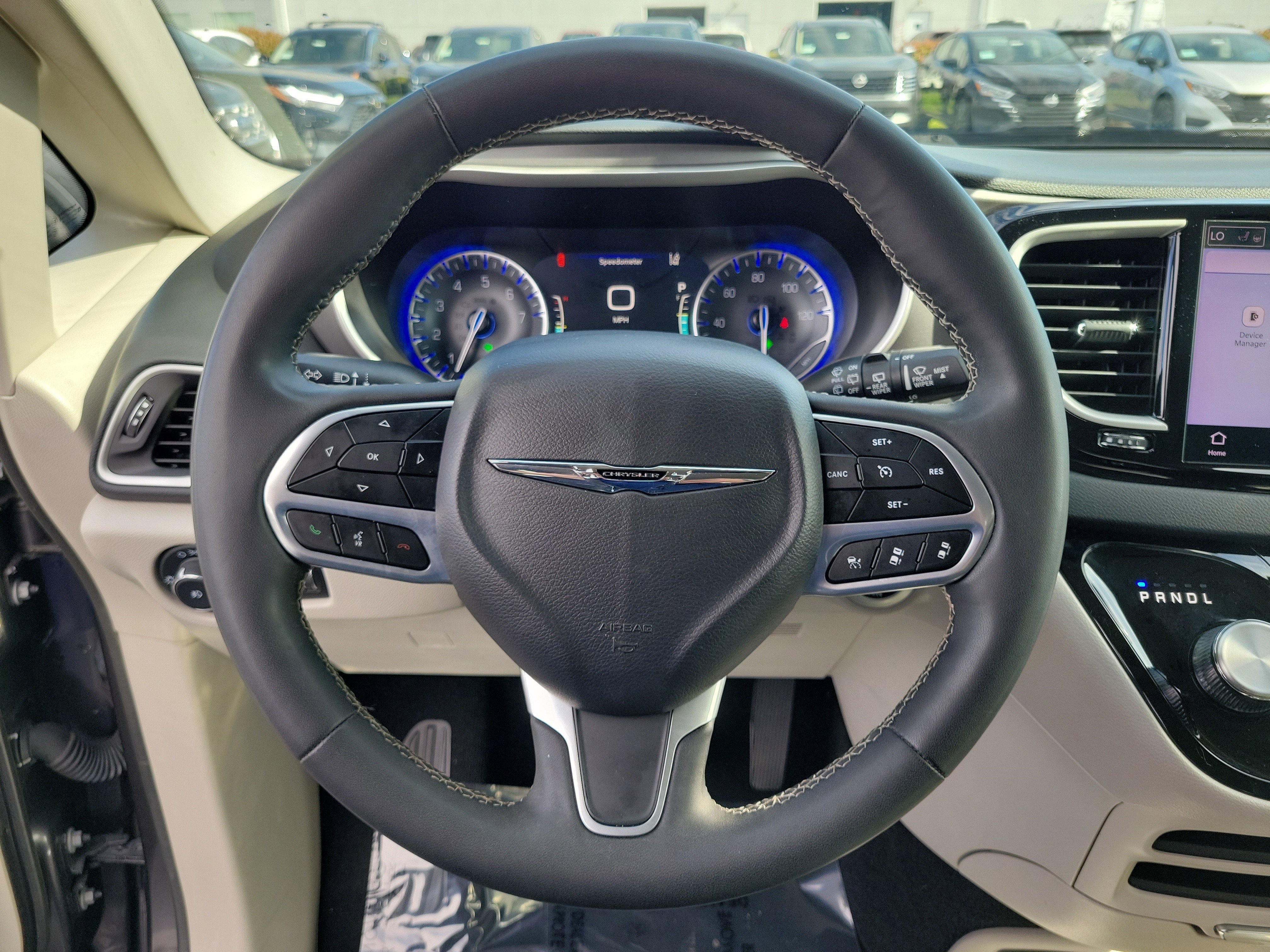 Used 2023 Chrysler Pacifica Touring-L image 21