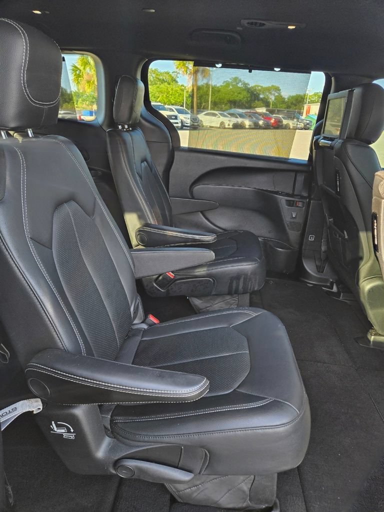 Used 2019 Chrysler Pacifica Touring-L Plus w/ Advanced Safetytec Group FWD image 54
