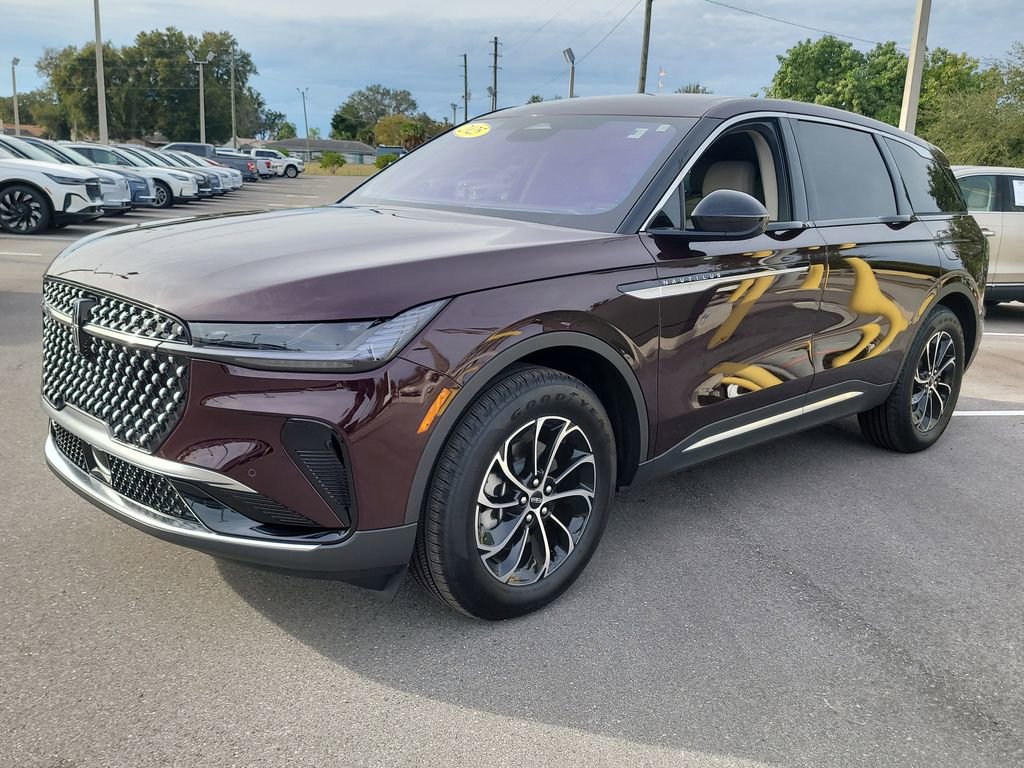 Certified 2025 Lincoln Nautilus Premier image 2