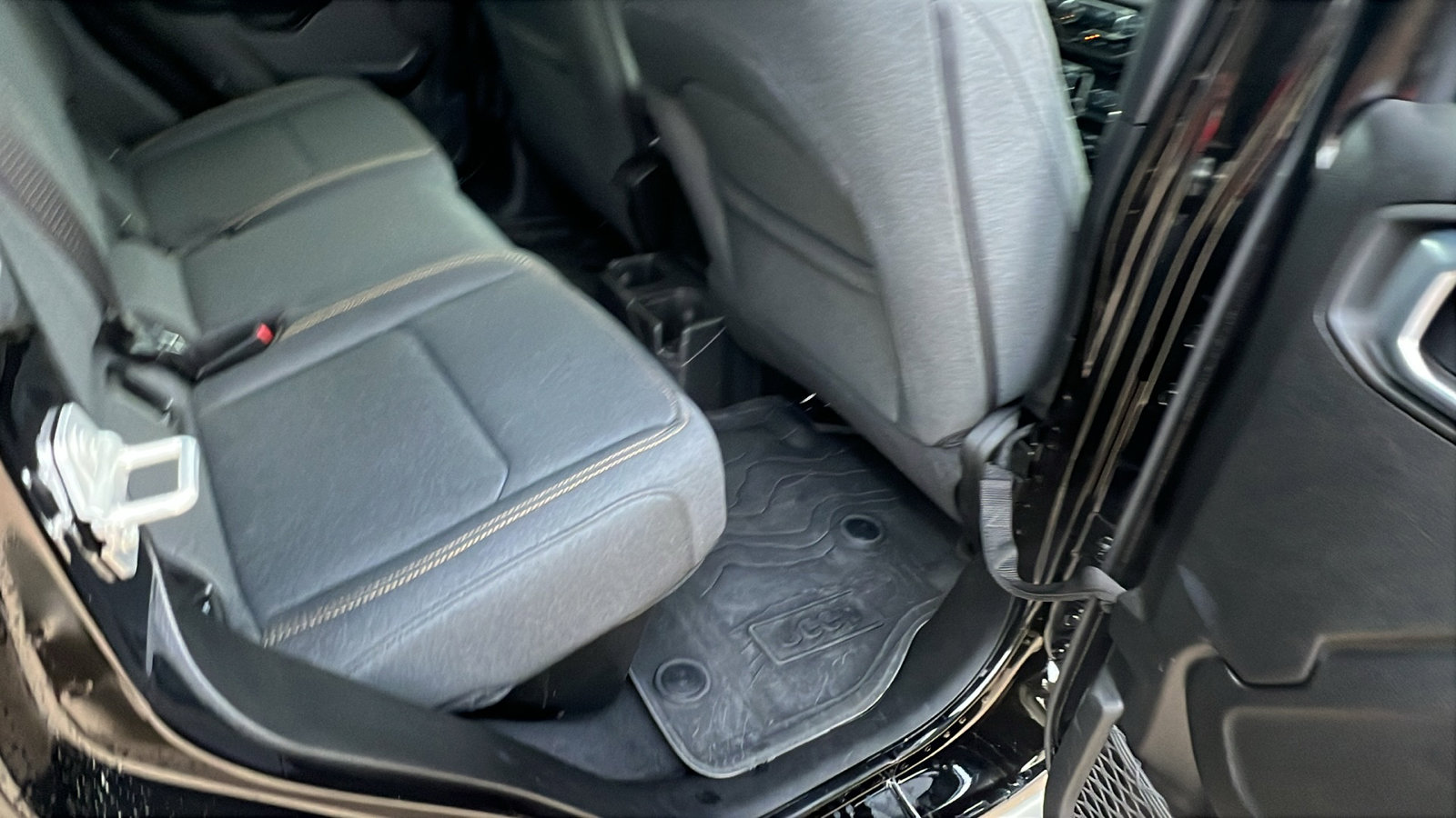 Used 2024 Jeep Gladiator Sport image 21