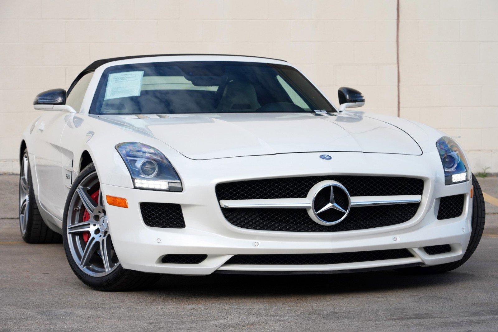 Used 2012 Mercedes-Benz SLS AMG Roadster image 4