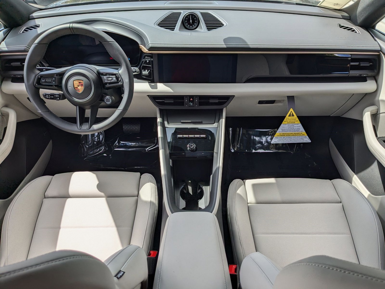 New 2025 Porsche Macan Electric RWD image 23