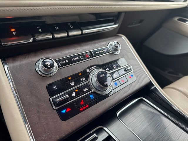 Used 2020 Lincoln Aviator Reserve w/ Equipment Group 202A image 33