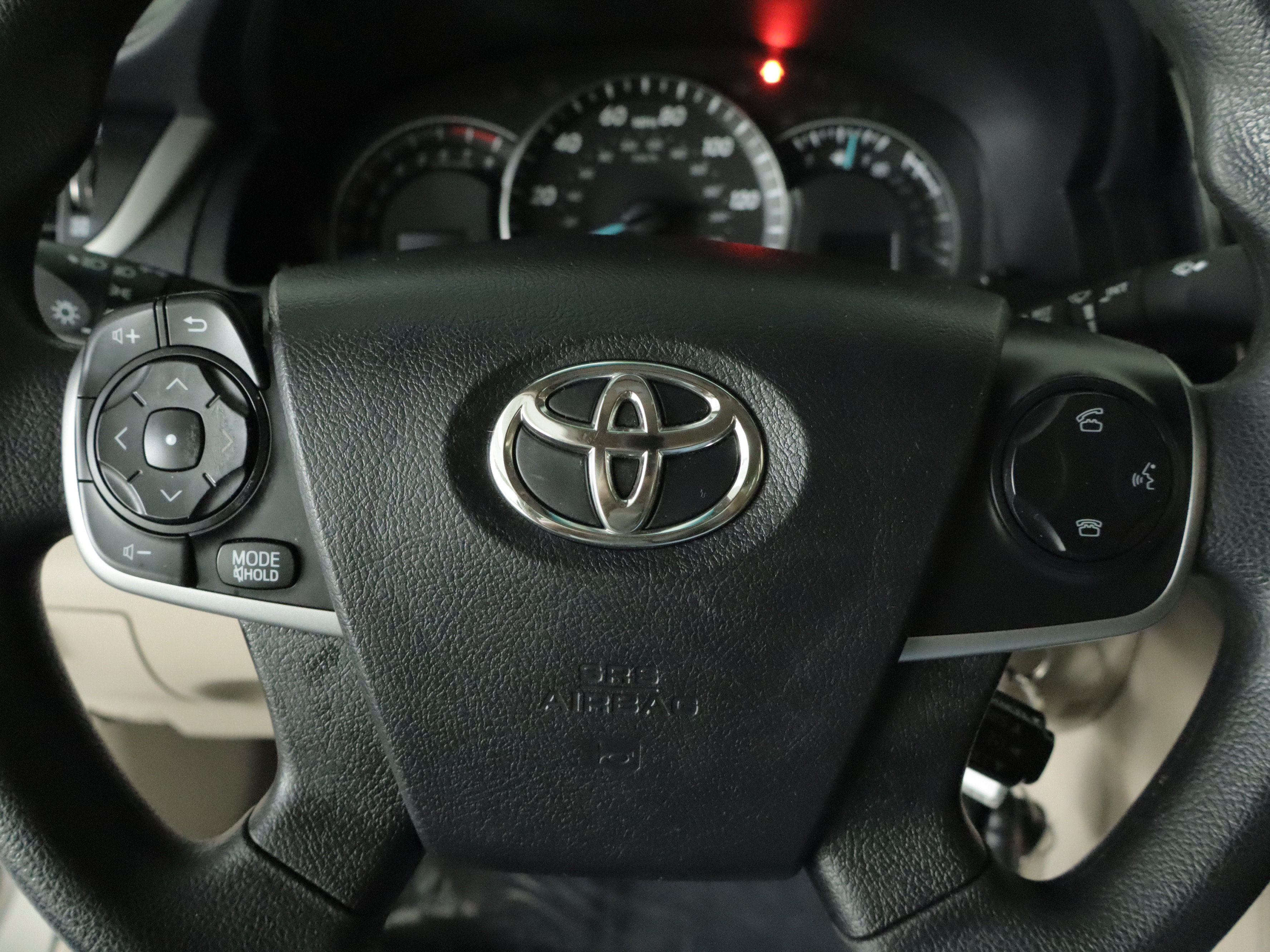 Used 2014 Toyota Camry FWD image 13