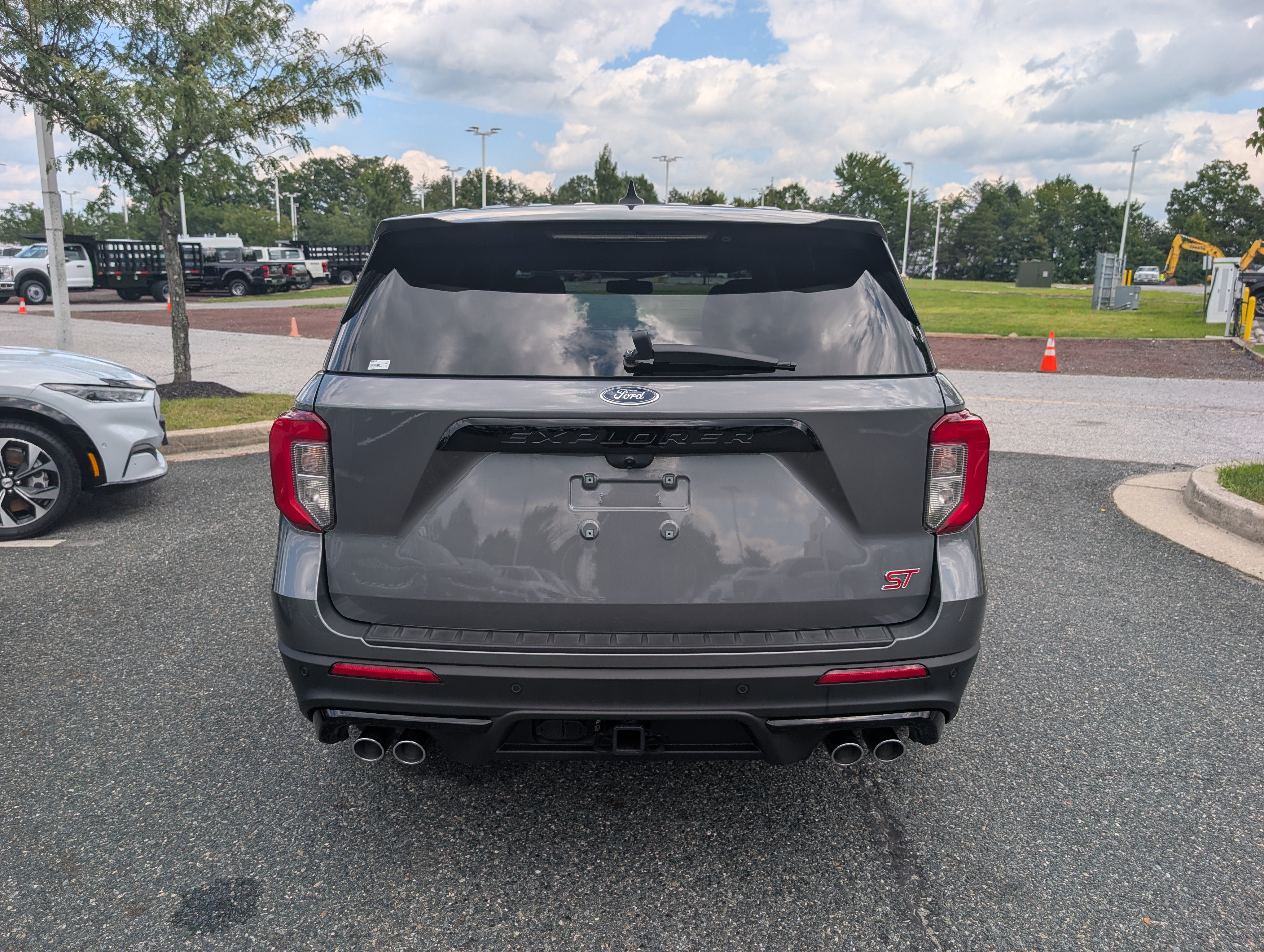 Certified 2022 Ford Explorer ST w/ Equipment Group 401A AWD/4WD image 4