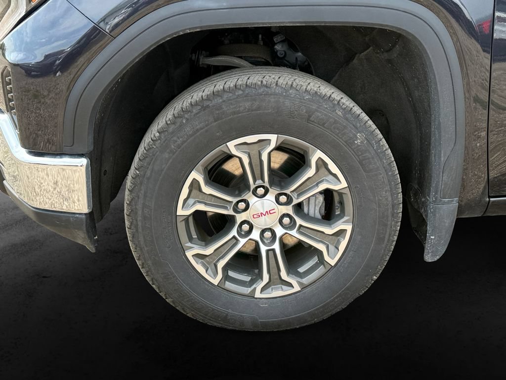 Used 2025 GMC Sierra 1500 SLT AWD/4WD image 13