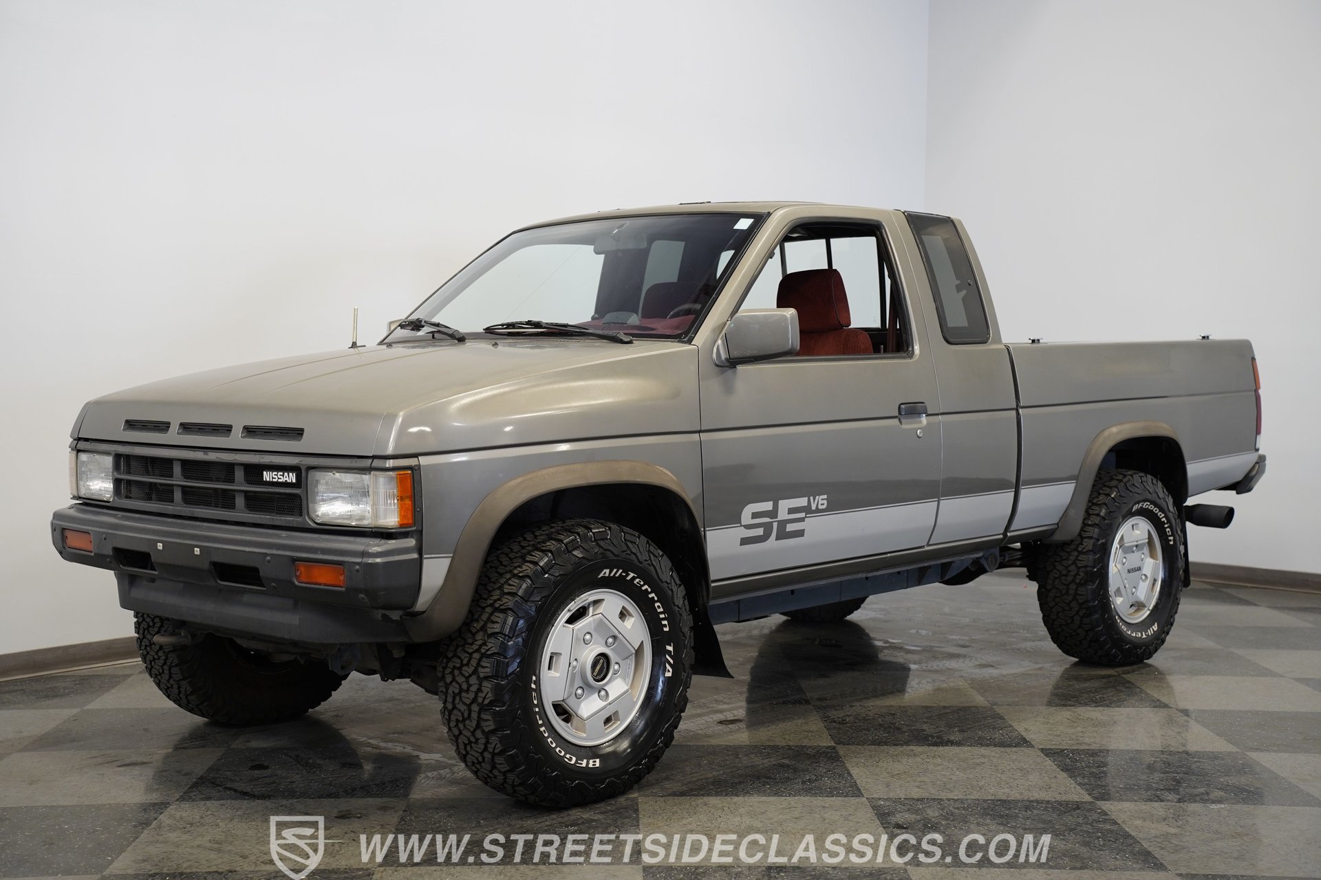 Used 1989 Nissan Pickup 4x4 King Cab V6 image 6