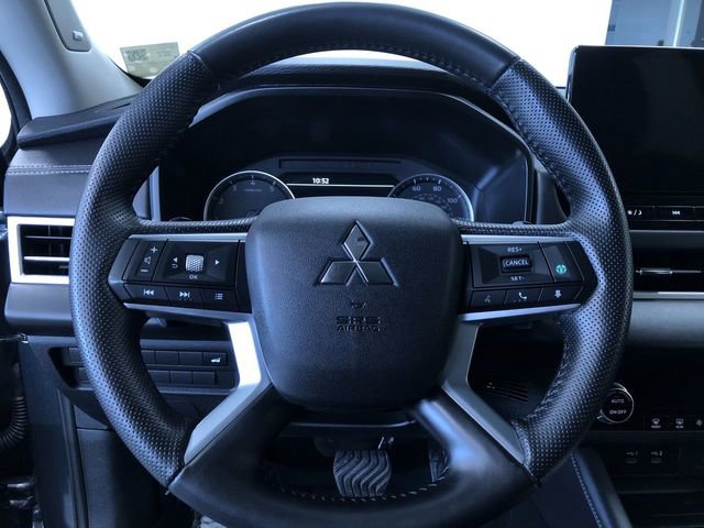 Used 2025 Mitsubishi Outlander SE AWD/4WD image 24