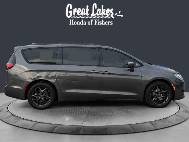 Used 2018 Chrysler Pacifica Touring-L Plus FWD image 6