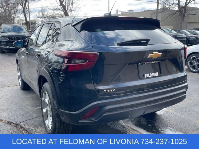 Certified 2024 Chevrolet Trax LS w/ LS Convenience Package image 2