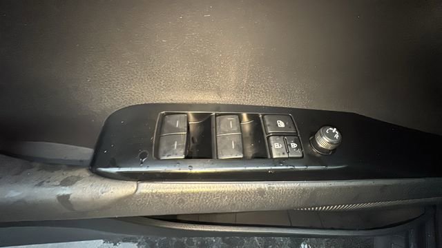 Used 2025 Toyota Camry LE image 15