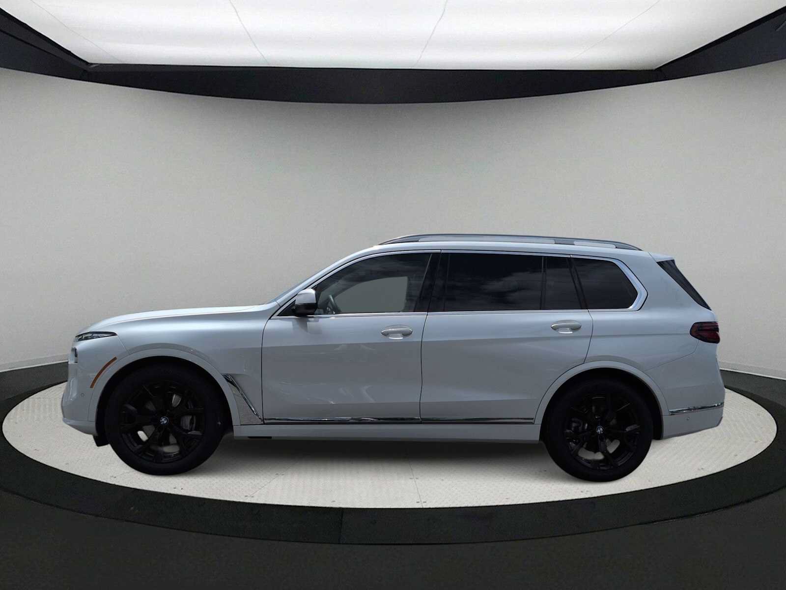 Used 2026 BMW X7 xDrive40i AWD/4WD image 4