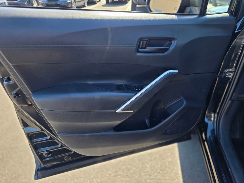 Used 2022 Toyota Corolla Cross LE FWD image 20