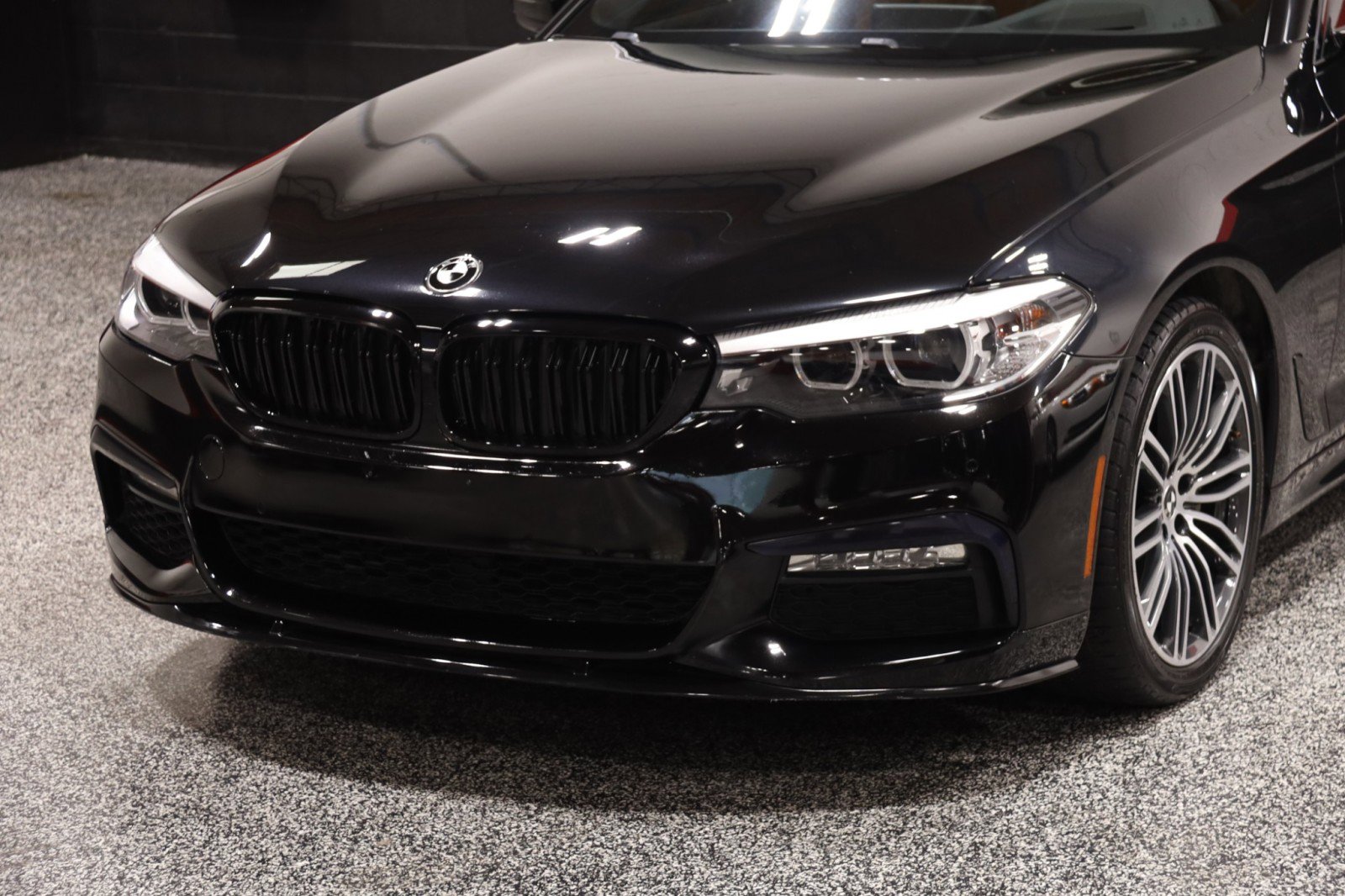 Used 2018 BMW 530i xDrive AWD/4WD image 13