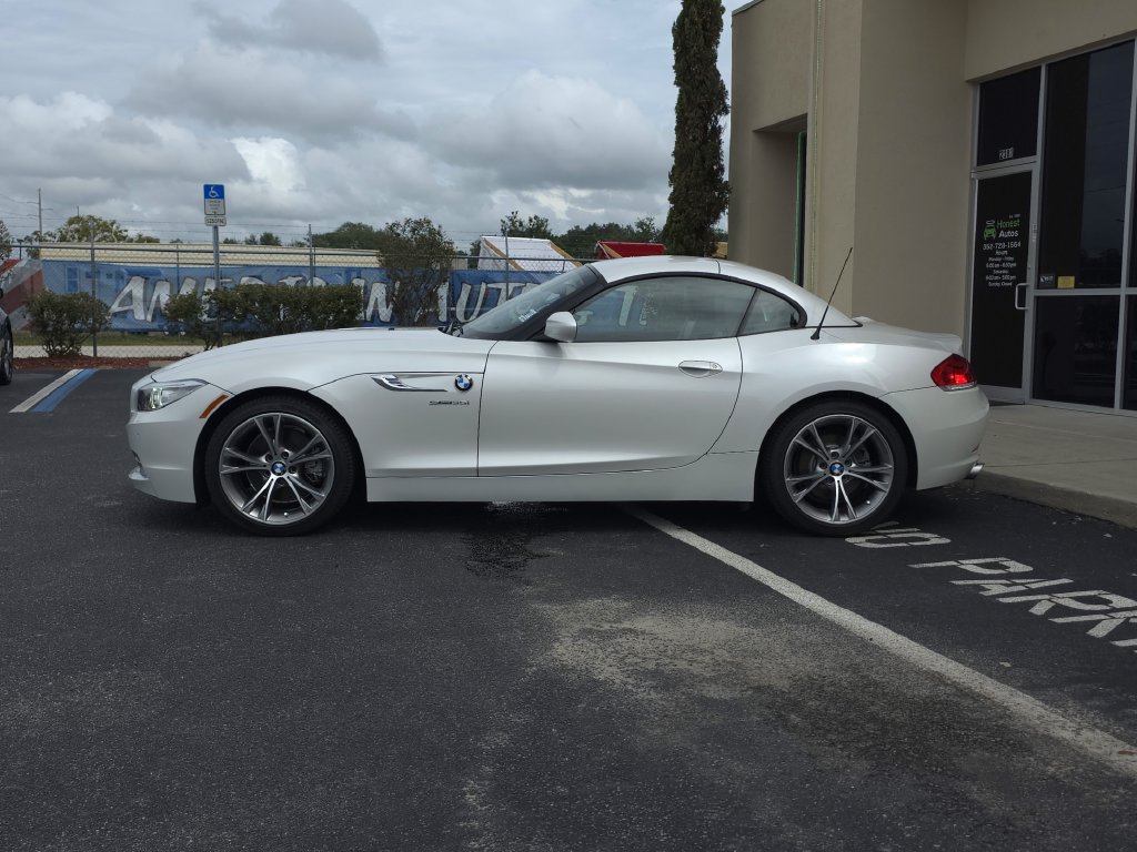 Used 2014 BMW Z4 sDrive35i RWD image 10