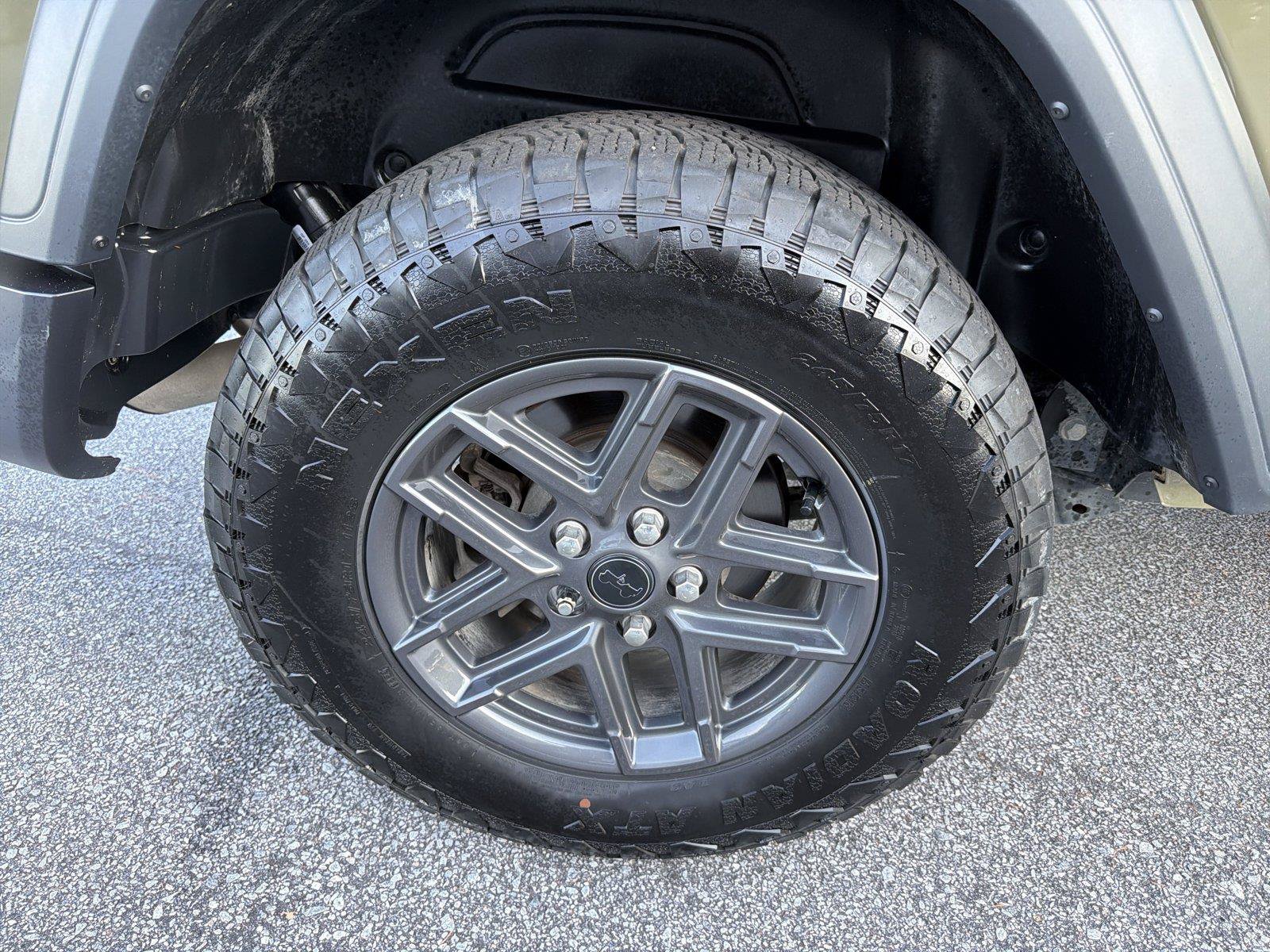 Used 2025 Jeep Wrangler Sport AWD/4WD image 15