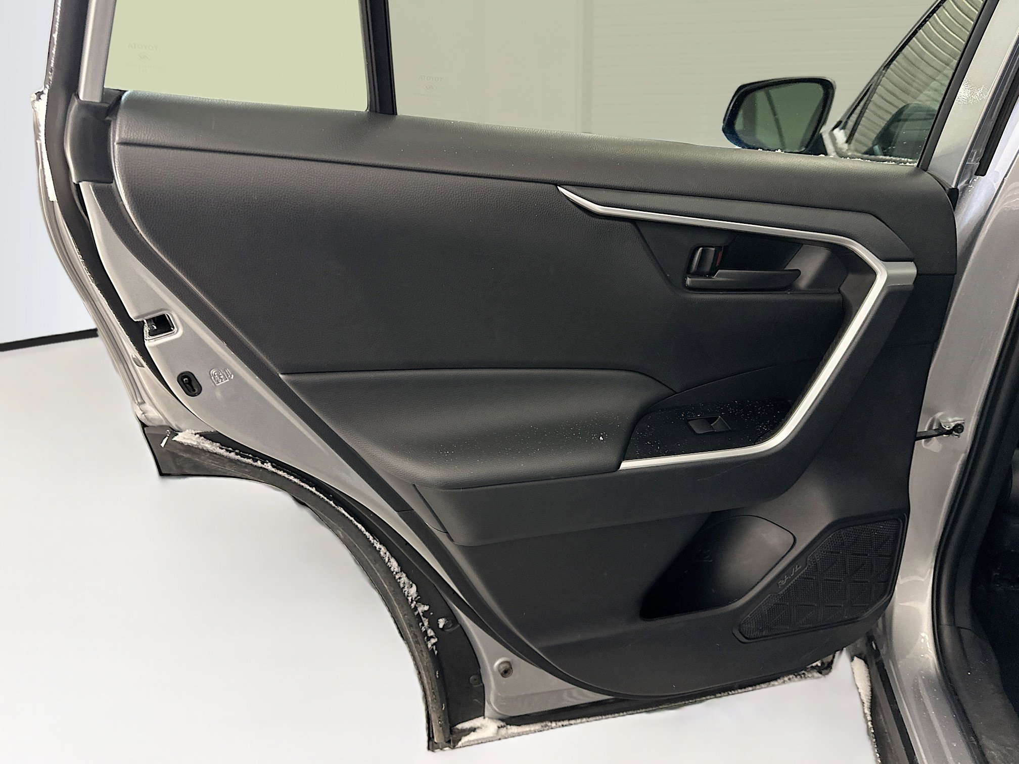 Used 2025 Toyota RAV4 LE image 27