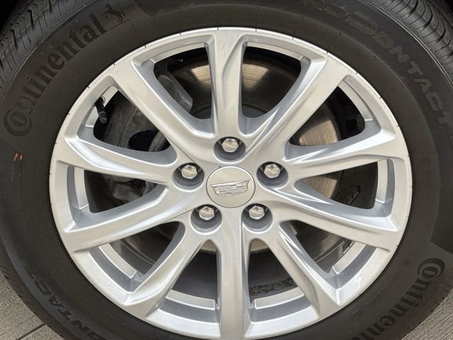 Certified 2023 Cadillac XT4 Luxury w/ Cold Weather Package image 13