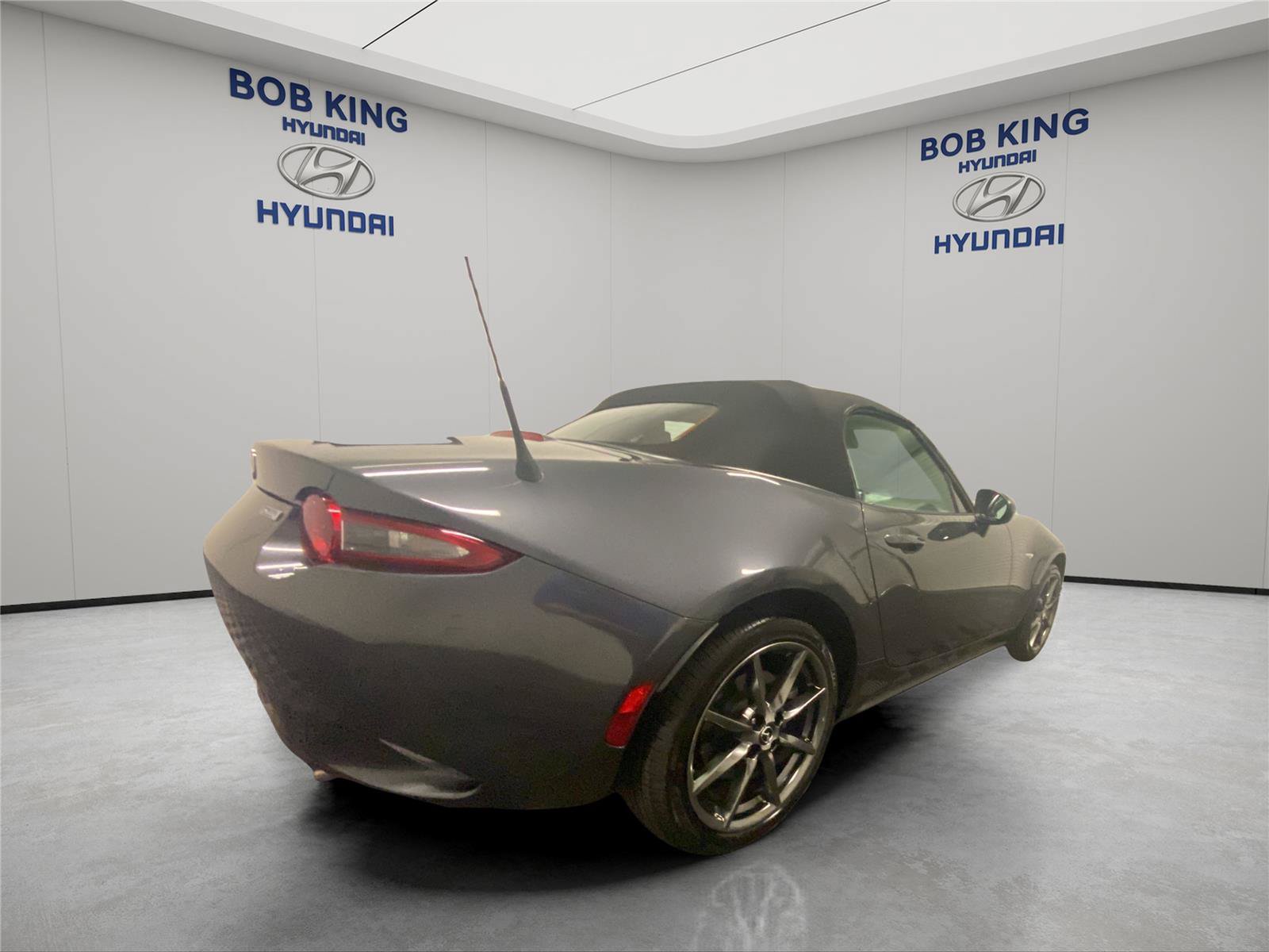 Used 2016 MAZDA MX-5 Miata Grand Touring RWD image 5