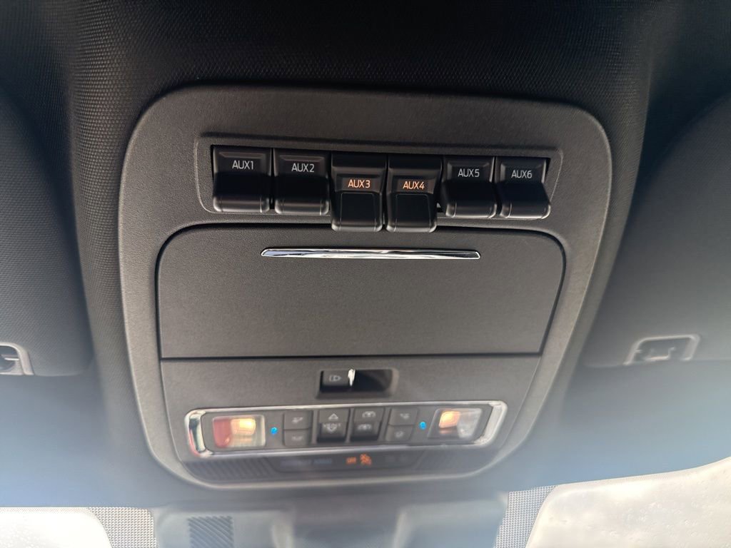 Used 2025 Ford F150 Raptor AWD/4WD image 38