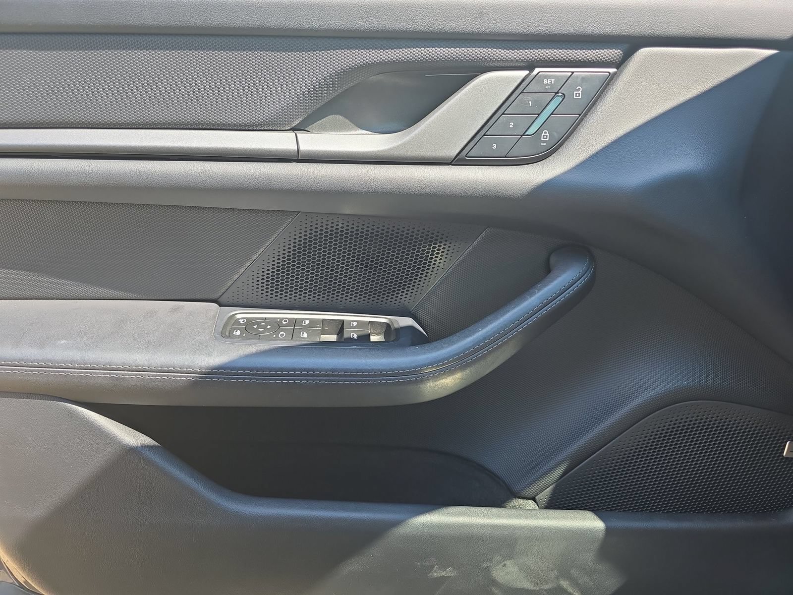 Certified 2025 Porsche Taycan RWD image 17