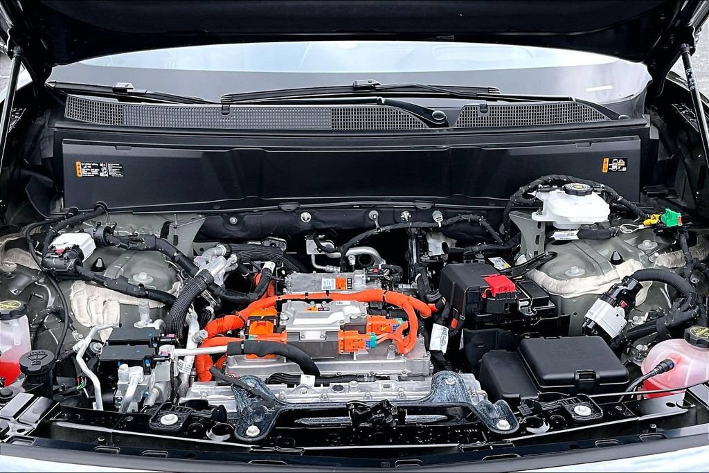 Used 2026 Cadillac Vistiq Platinum w/ LPO, Floor Liner Package AWD/4WD image 31