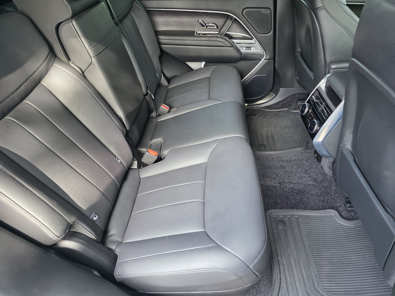 Certified 2025 Land Rover Range Rover SE AWD/4WD image 5