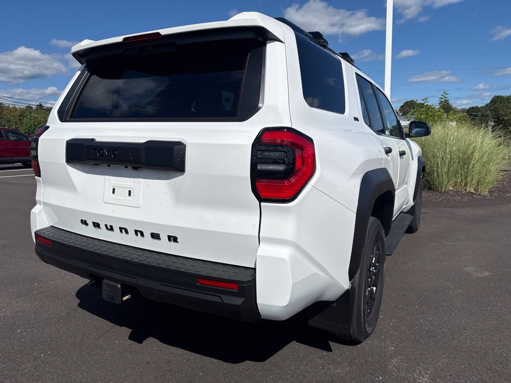 New 2026 Toyota 4Runner SR5 AWD/4WD image 11