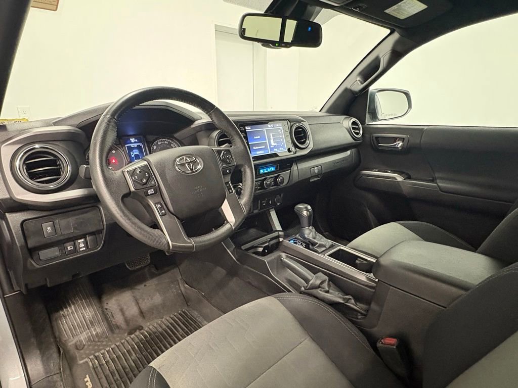 Used 2021 Toyota Tacoma TRD Sport image 17