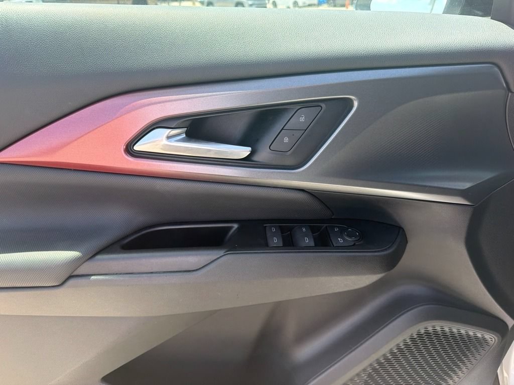 Used 2024 Chevrolet Equinox EV RS FWD image 12