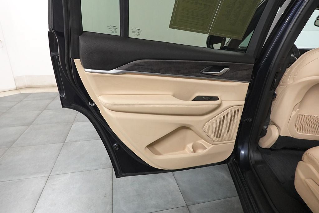 Used 2023 Jeep Grand Cherokee L Limited AWD/4WD image 27