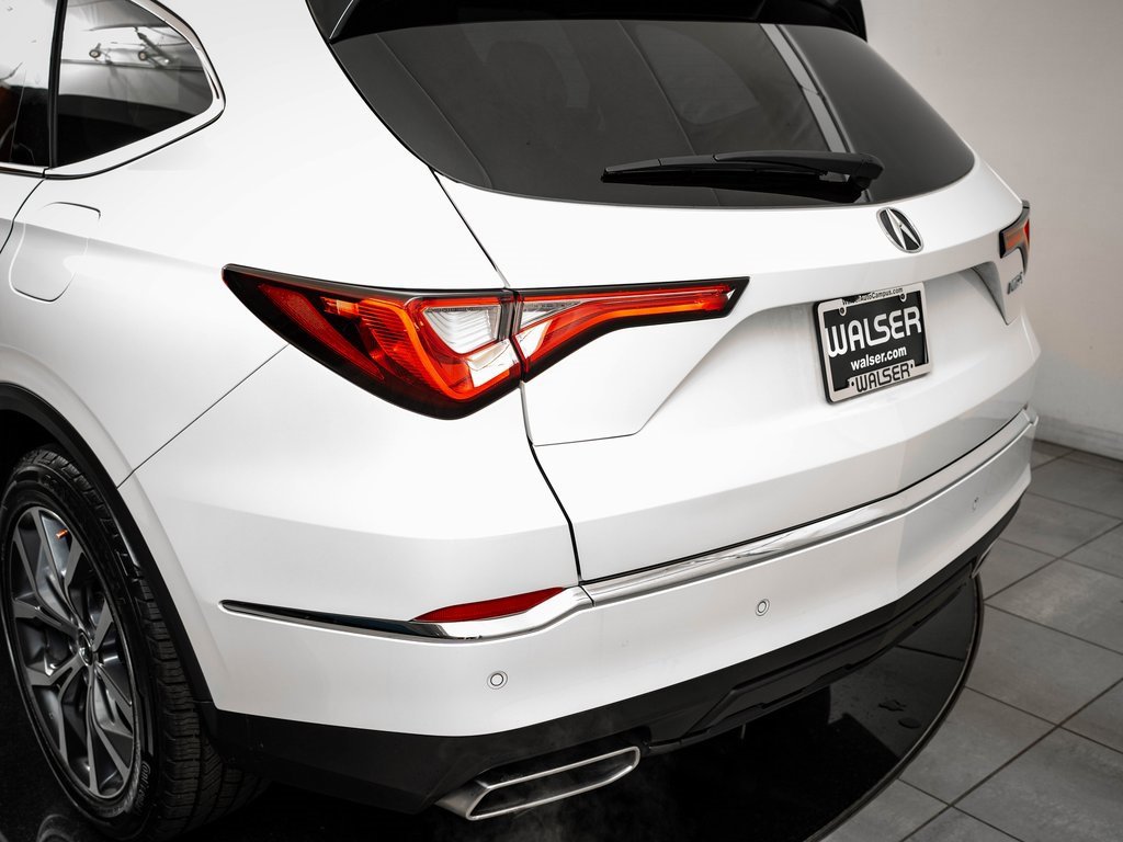 Certified 2023 Acura MDX FWD w/ Technology Package image 18