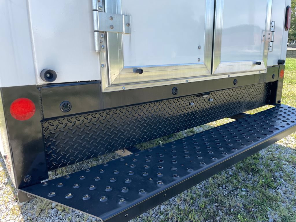 New 2025 GMC Savana 3500 w/ Power Convenience Package RWD image 36