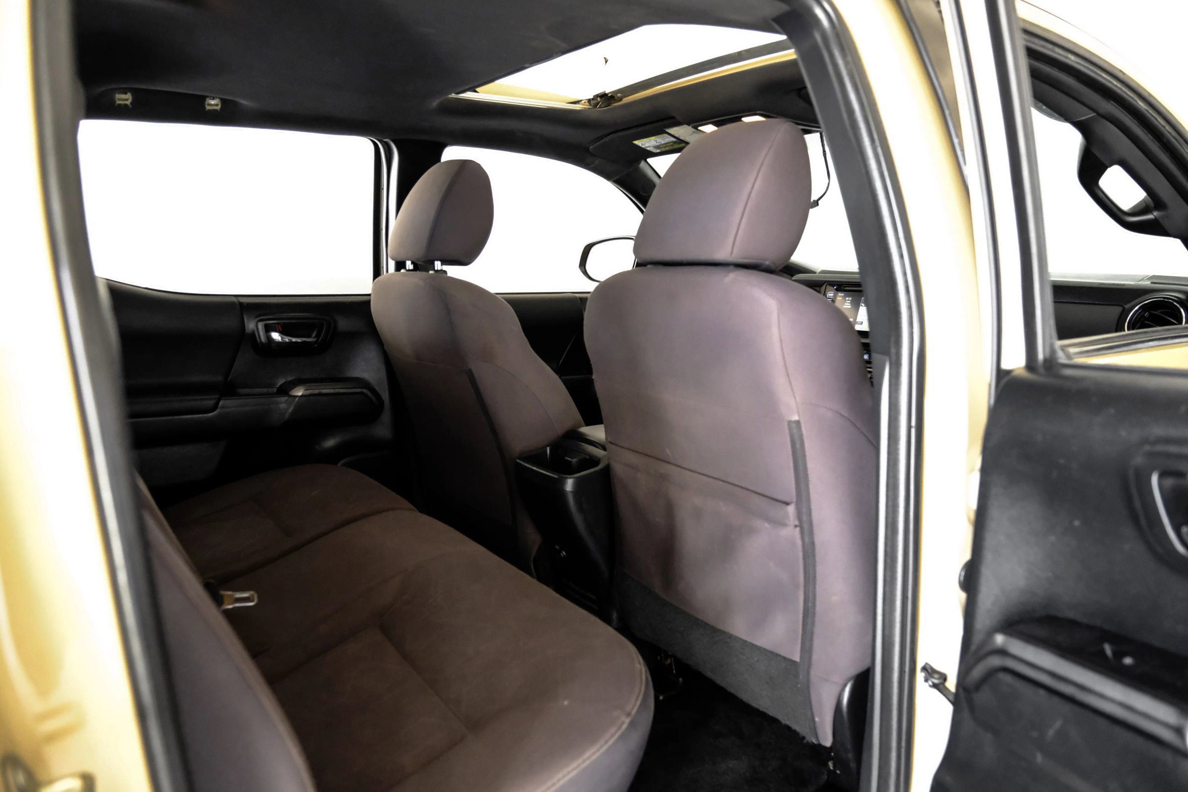 Used 2017 Toyota Tacoma TRD Off-Road image 31