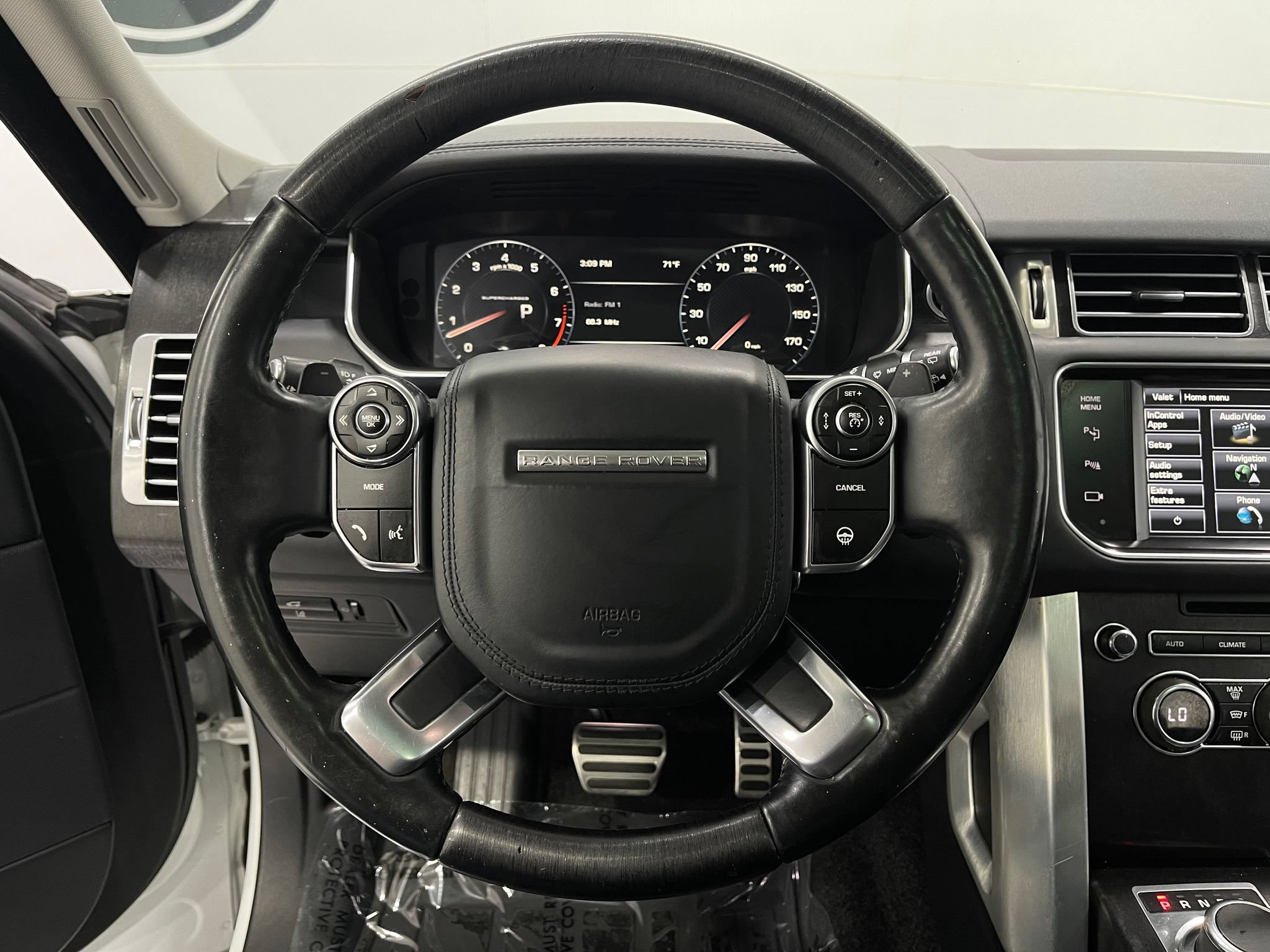 Used 2015 Land Rover Range Rover Supercharged AWD/4WD image 21