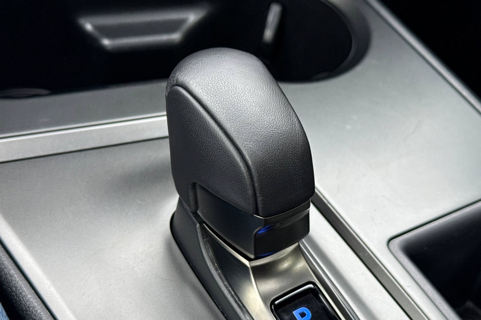 Certified 2025 Lexus UX 300h FWD image 18