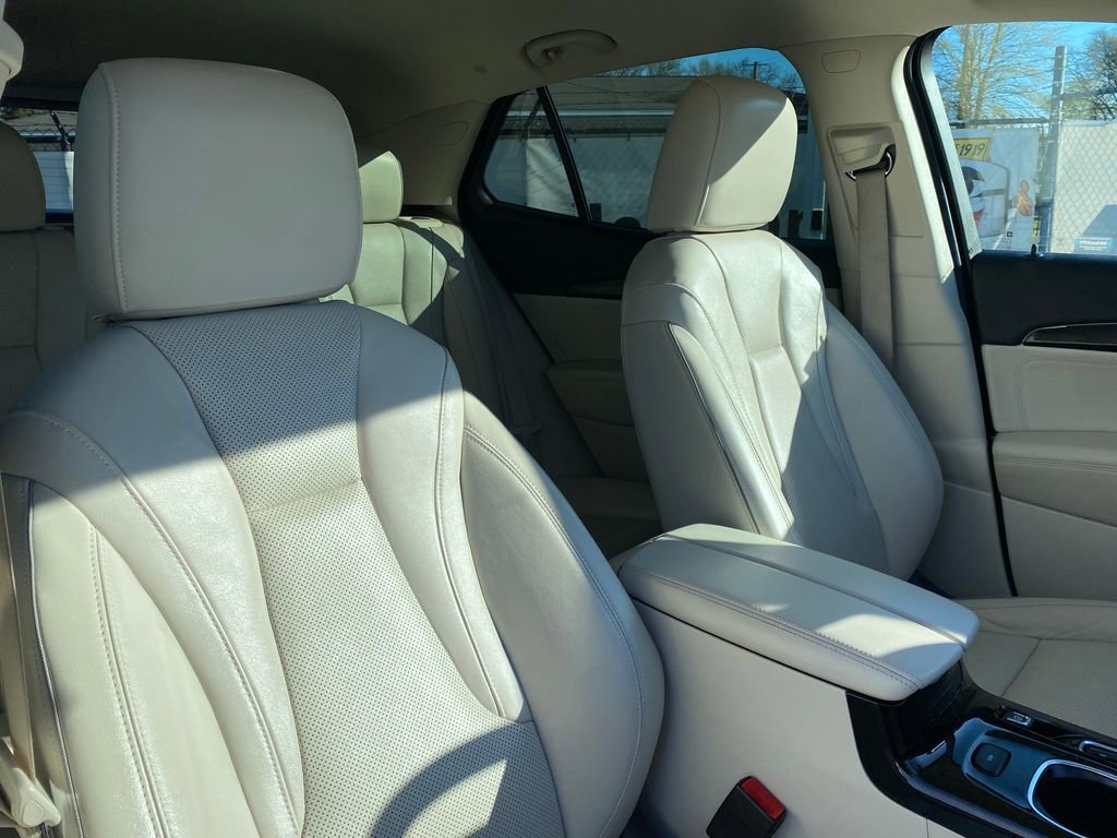 Used 2021 Buick Envision Essence AWD/4WD image 17