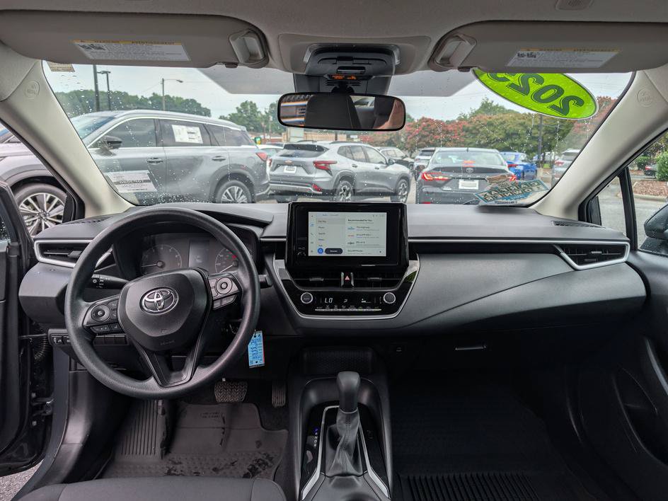 Used 2025 Toyota Corolla LE FWD image 13